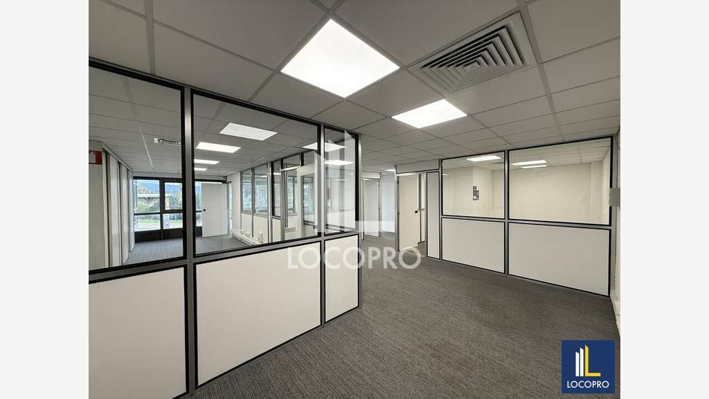 A louer bureaux 167m² en bon état Sophia-Antipolis