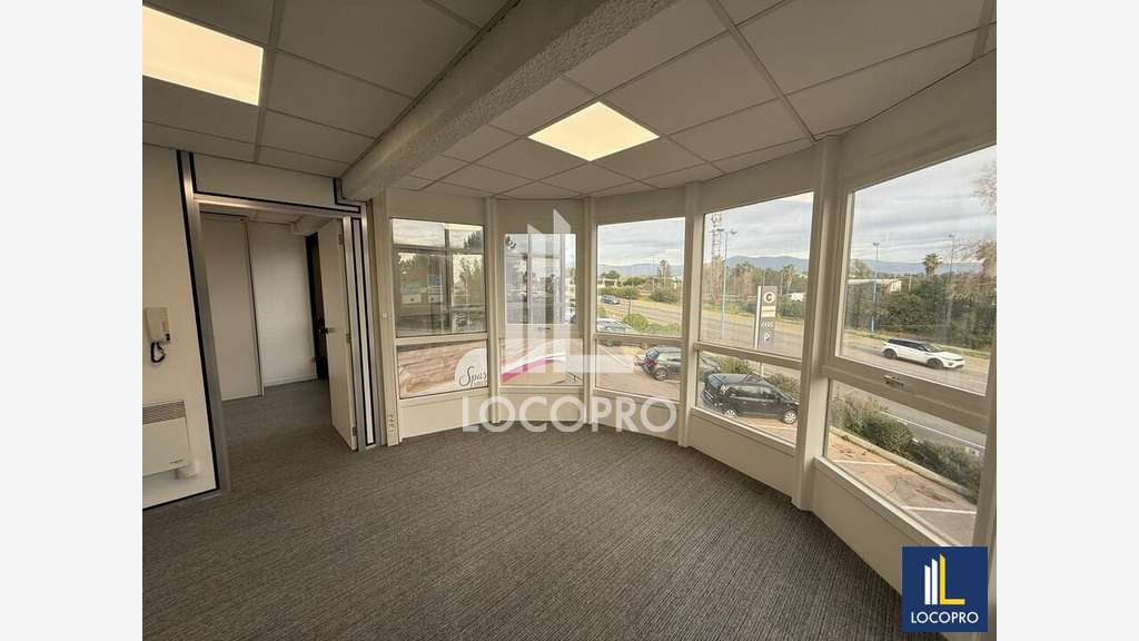 A louer bureaux 167m² en bon état Sophia-Antipolis