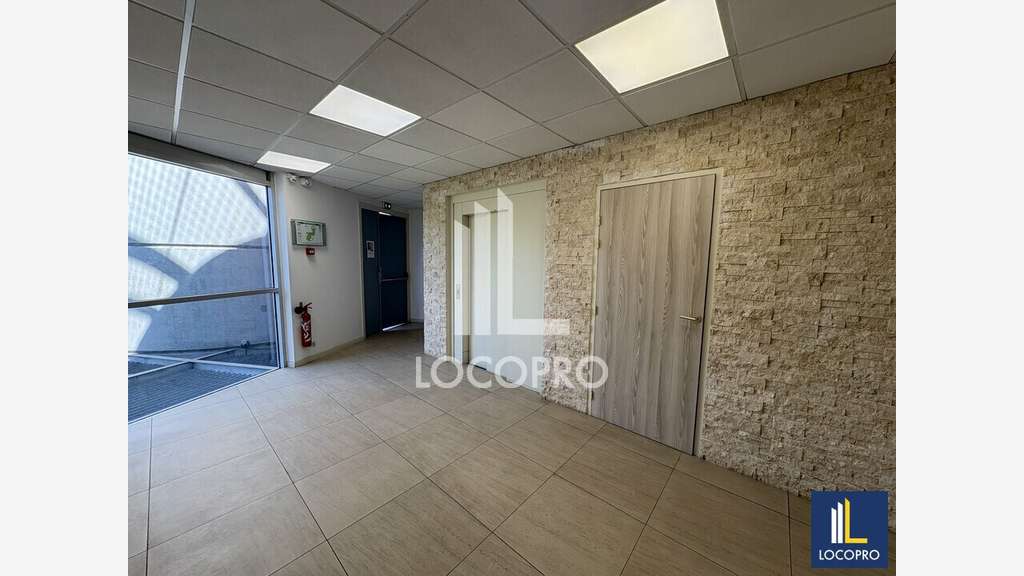 Bureaux de 151 à 271m² à louer à Sophia Antipolis