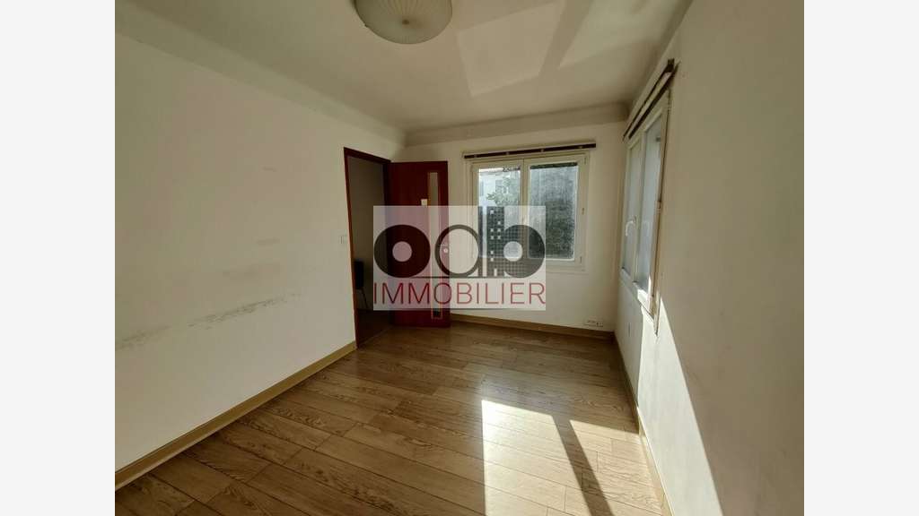 Bureaux 47m² R+1 à louer à Valbonne
