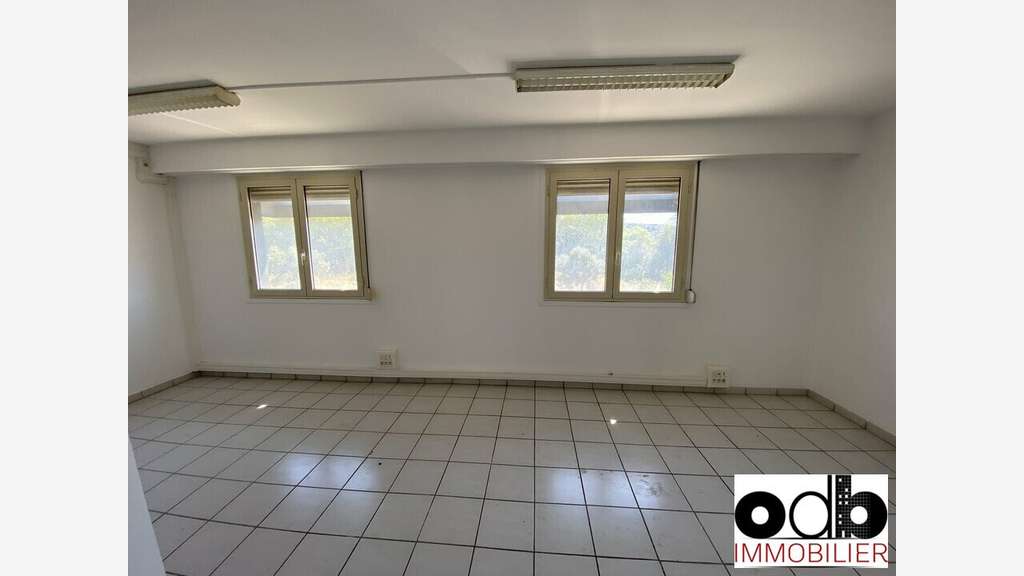 A louer bureaux 120m² ZA Saint-Laurent-du-Var