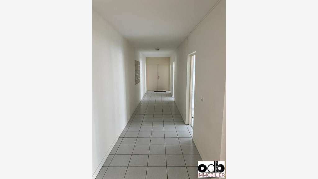 A louer bureaux 120m² ZA Saint-Laurent-du-Var
