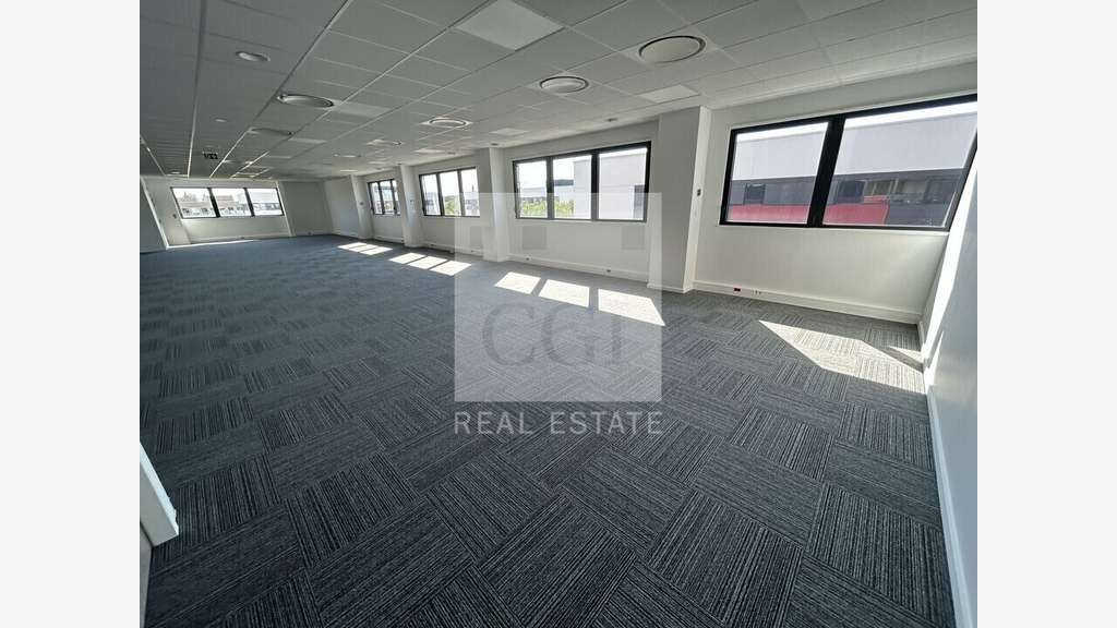 A louer bureaux de 1040m² à Dardilly parc Jubin
