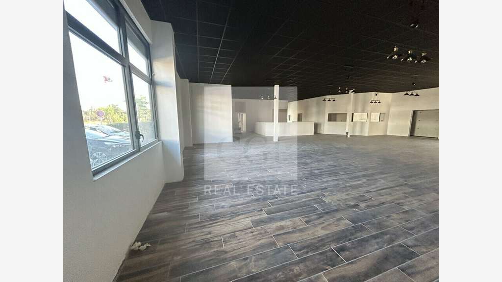 A louer bureaux de 1040m² à Dardilly parc Jubin