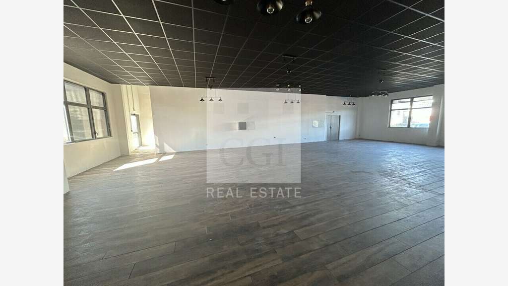 A louer bureaux de 1040m² à Dardilly parc Jubin