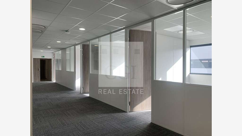 A louer bureaux de 1040m² à Dardilly parc Jubin