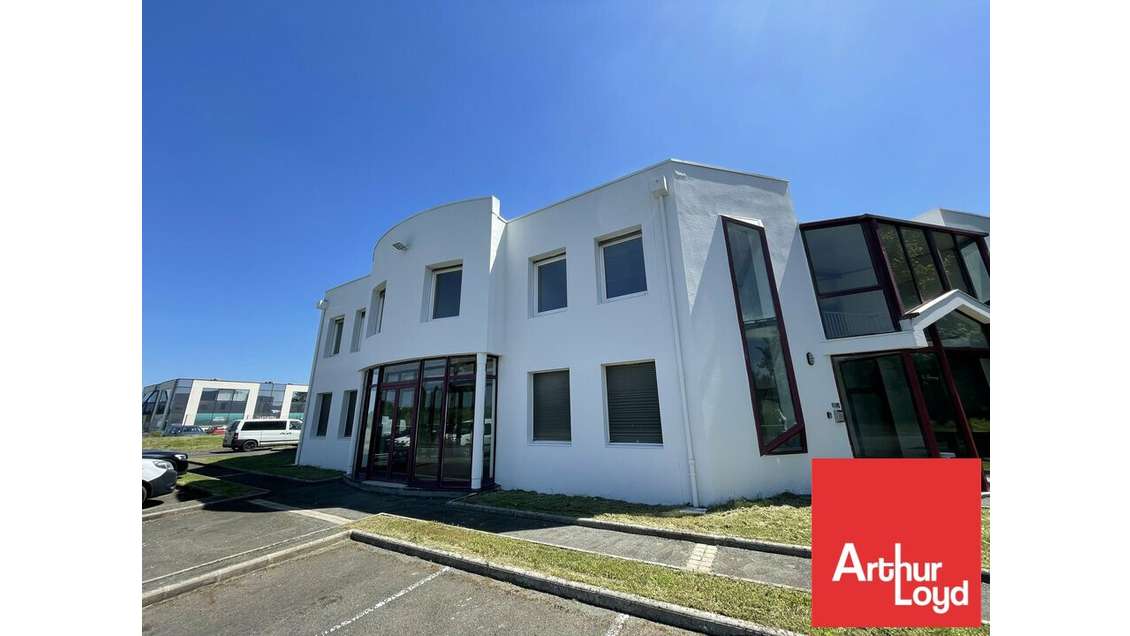 A louer bureaux 109m² RDC à Poitiers ZI République