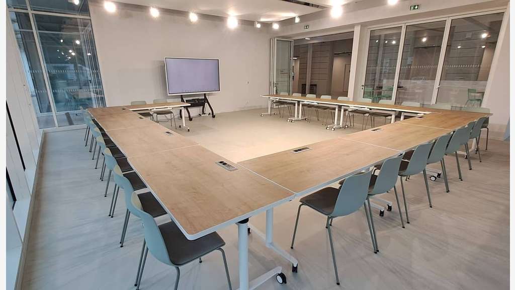Loue bureaux 12m² en hôtel entreprises au Creusot