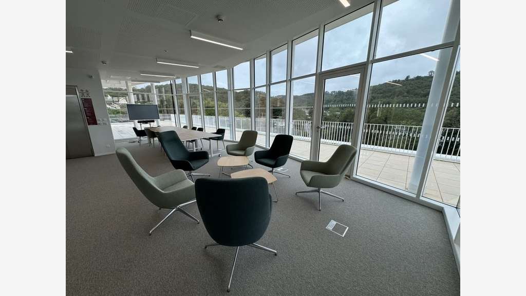 Loue bureaux 12m² en hôtel entreprises au Creusot