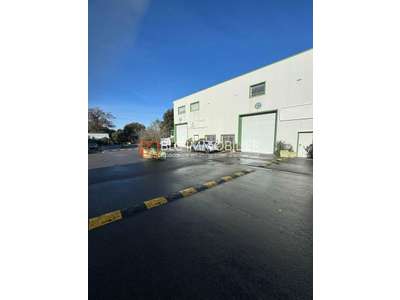 Location Locaux d'activités - Entrepôts à Gémenos