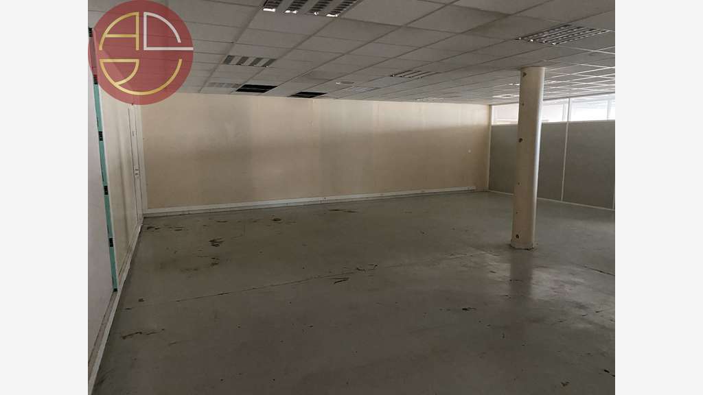 Loue bureaux activité 1350m² à Tournefeuille Pahin