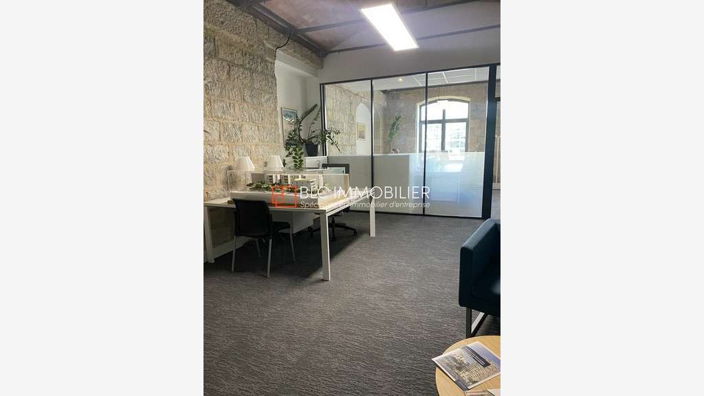 Loue bureaux de 143m² à Marseille 2 La Joliette