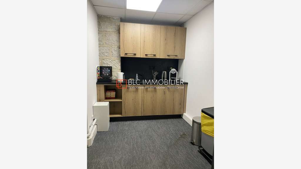Loue bureaux de 143m² à Marseille 2 La Joliette