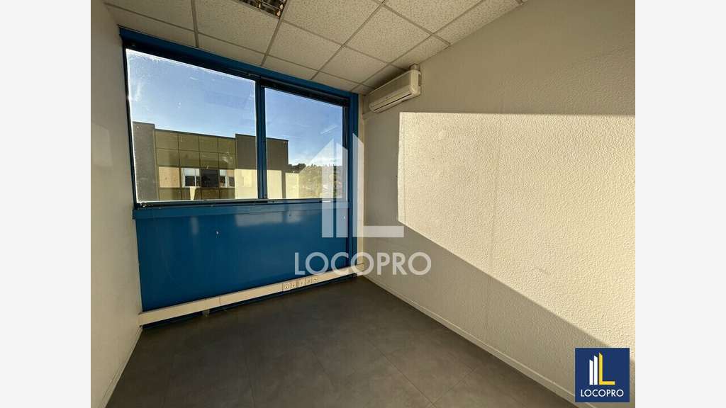 Loue bureaux 143m² au 1er étage au Plan de Grasse