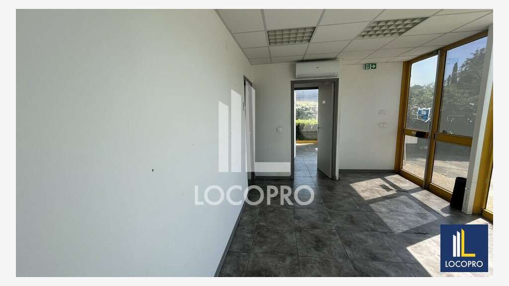 Loue bureaux 143m² au 1er étage au Plan de Grasse