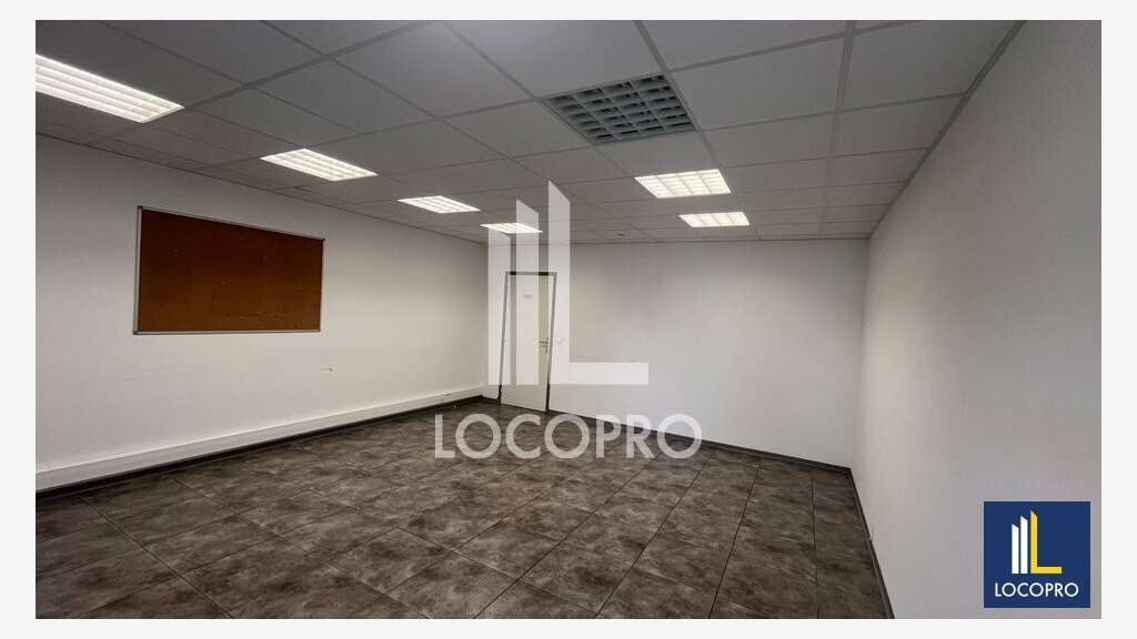 Loue bureaux 143m² au 1er étage au Plan de Grasse