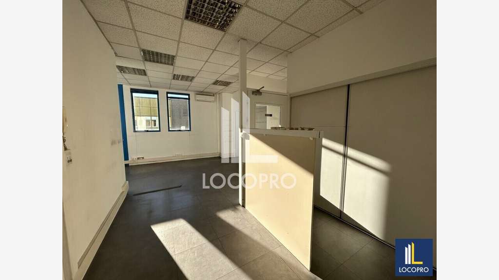 Loue bureaux 143m² au 1er étage au Plan de Grasse