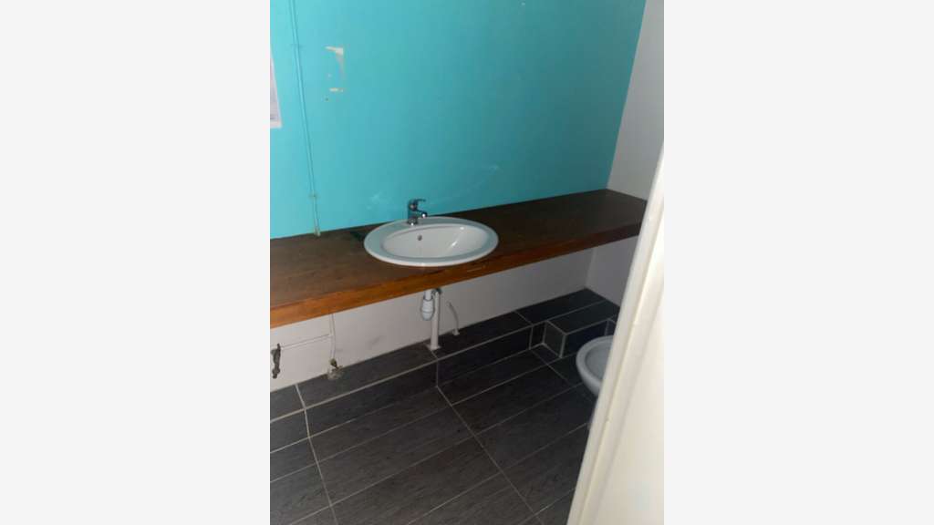 A louer bureaux 150m² parking en Martinique
