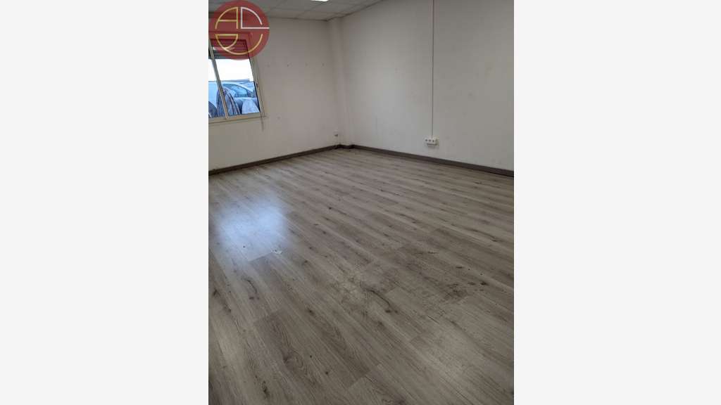 Loue bureaux de 150m² en zic à Labarthe sur Leze