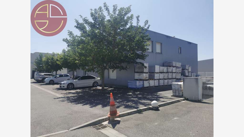 Loue bureaux de 150m² en zic à Labarthe sur Leze