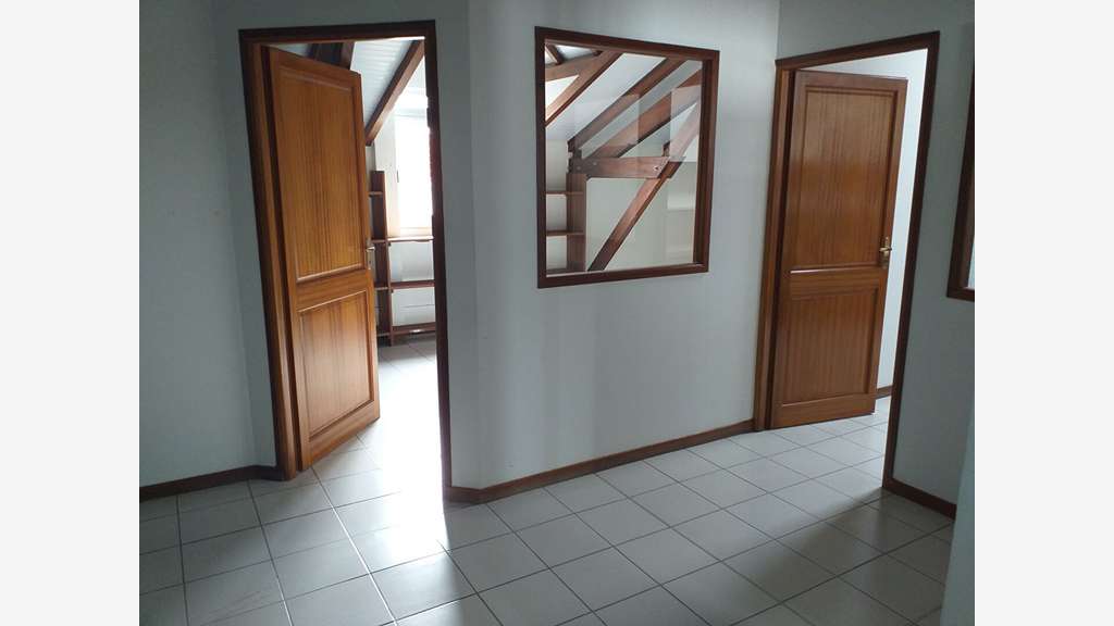 A louer bureaux de 165m² Zone franche Dillon Stade