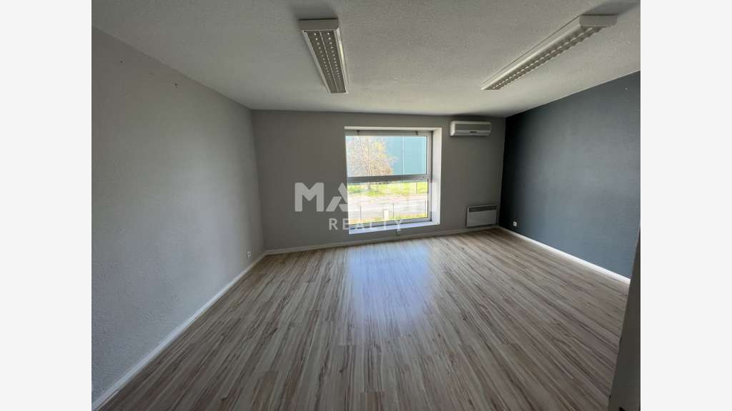 Loue bureaux 166m² à Andrézieux Boutheon (42160)
