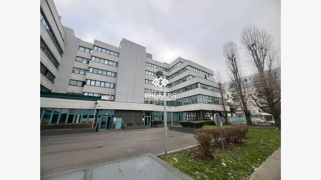 A louer bureaux de 175m² idéalement placés à Massy