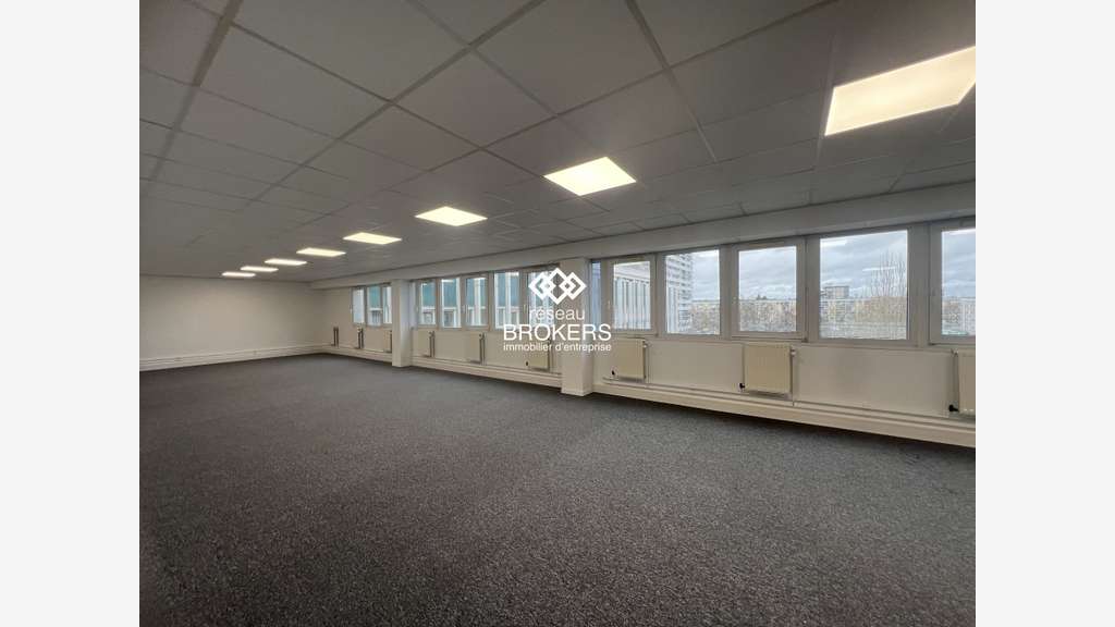 A louer bureaux de 175m² idéalement placés à Massy