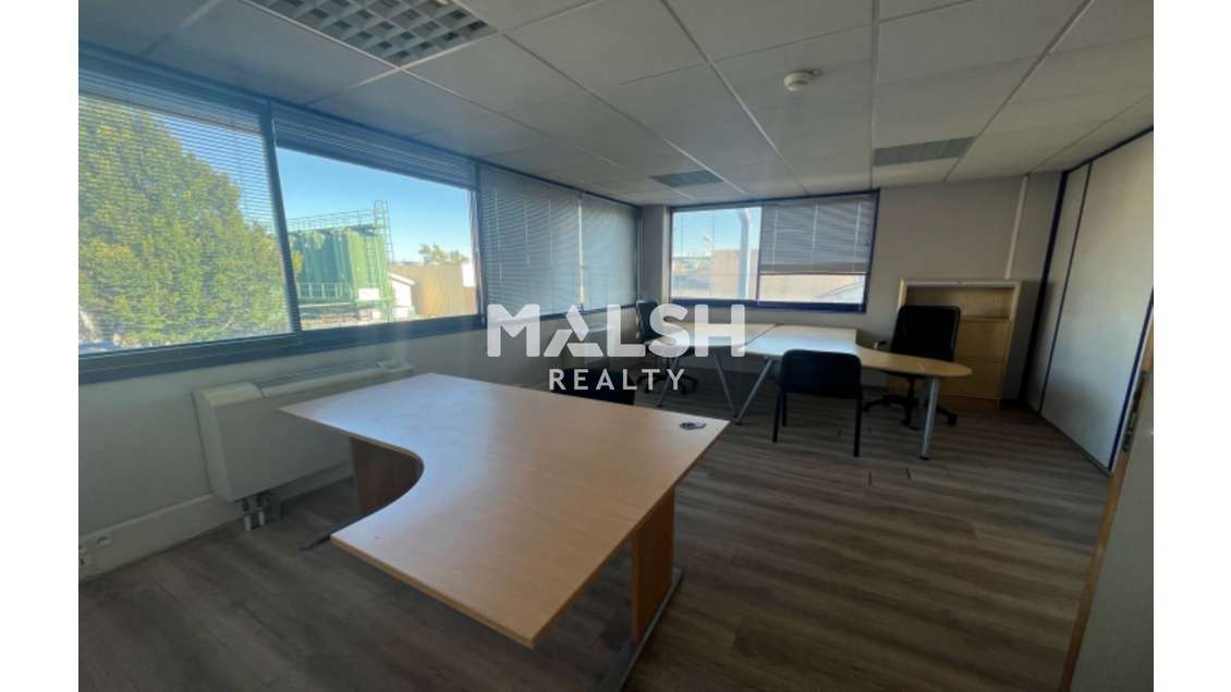 Loue bureaux de 189m² divisibles à Saint Fons