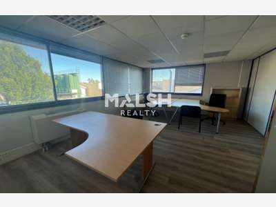 Loue bureaux de 189m² divisibles à Saint Fons
