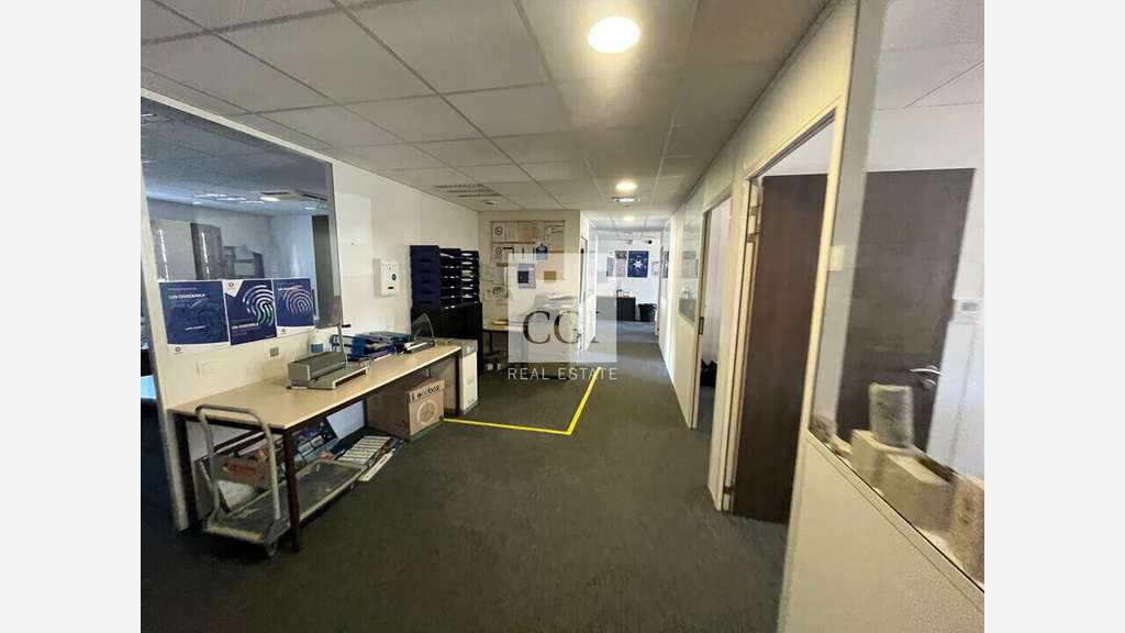 A louer bureaux de 214m² en zone tertiaire de Bron
