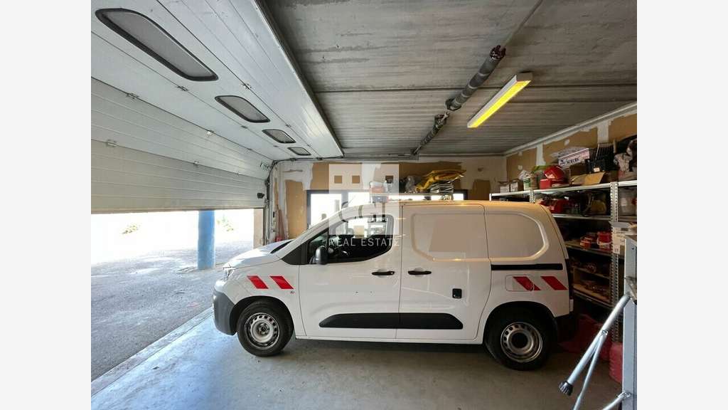A louer bureaux de 214m² en zone tertiaire de Bron