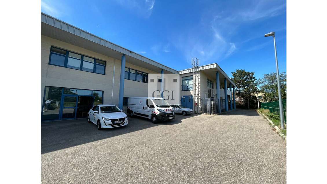 A louer bureaux de 214m² en zone tertiaire de Bron