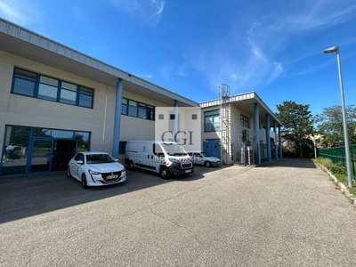 A louer bureaux de 214m² en zone tertiaire de Bron