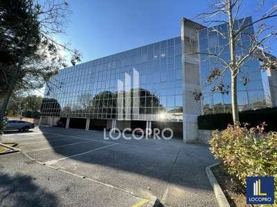 A louer bureaux lumineux de 222m² à Valbonne