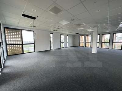 Bureaux de 245m² avec parkings à louer à Rennes