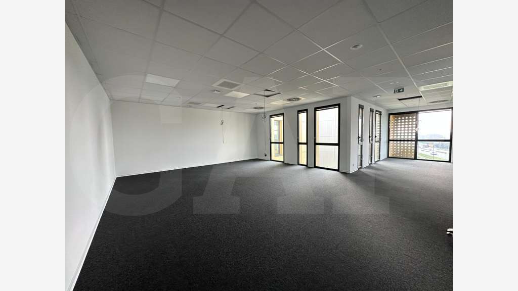 Bureaux de 245m² avec parkings à louer à Rennes