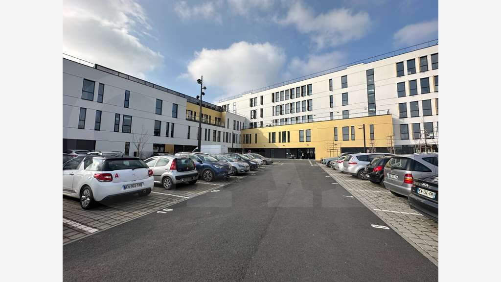 Bureaux de 245m² avec parkings à louer à Rennes