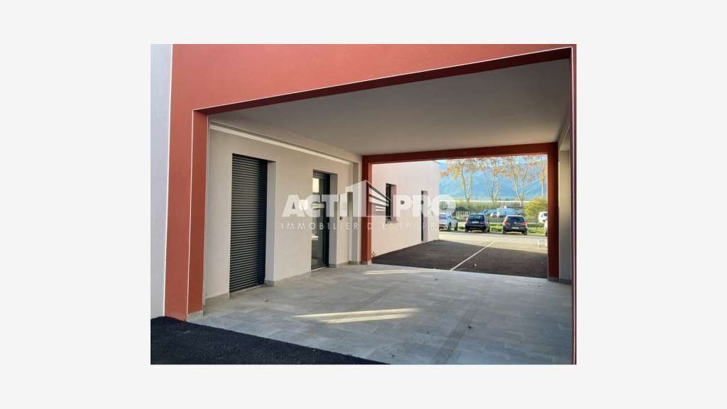 À louer bureaux de 250m² à Laroque des Alberes