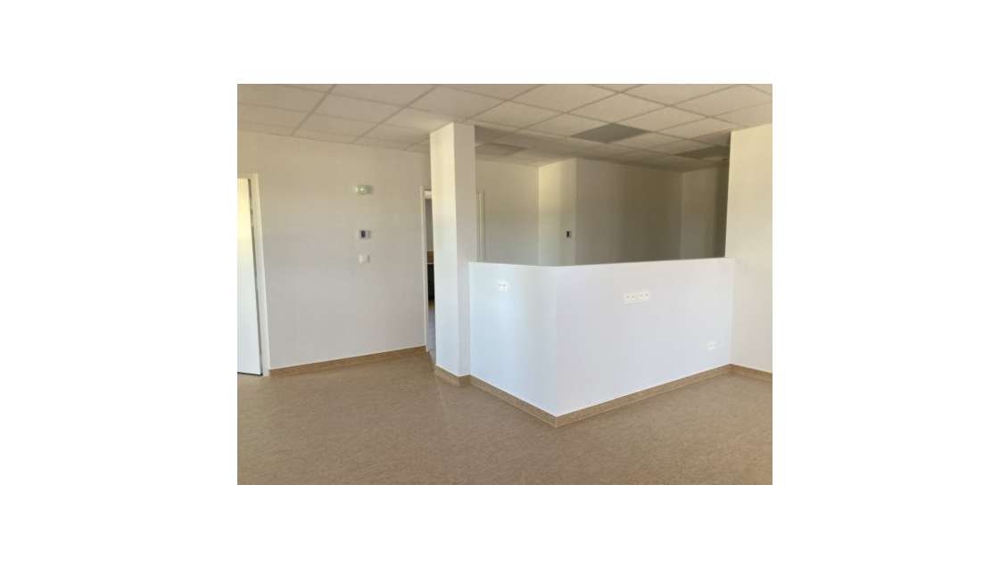 A louer bureaux de 250m² à Laroque des Alberes