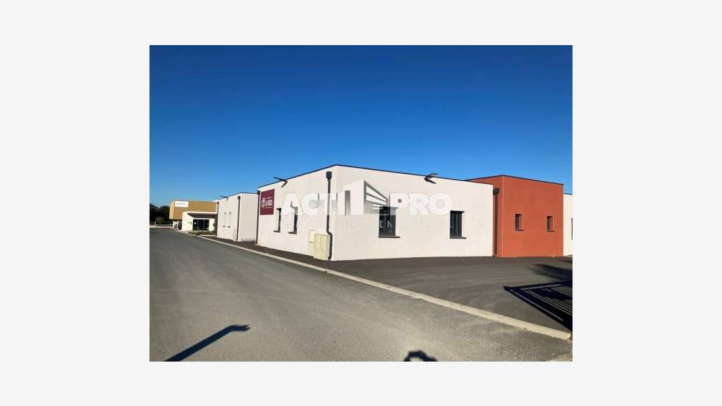À louer bureaux de 250m² à Laroque des Alberes
