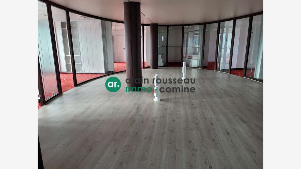 Bureaux de 250m² à louer à Orvault route de Vannes
