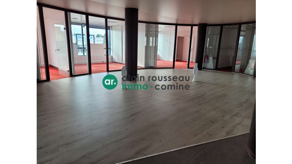 Bureaux de 250m² à louer à Orvault route de Vannes