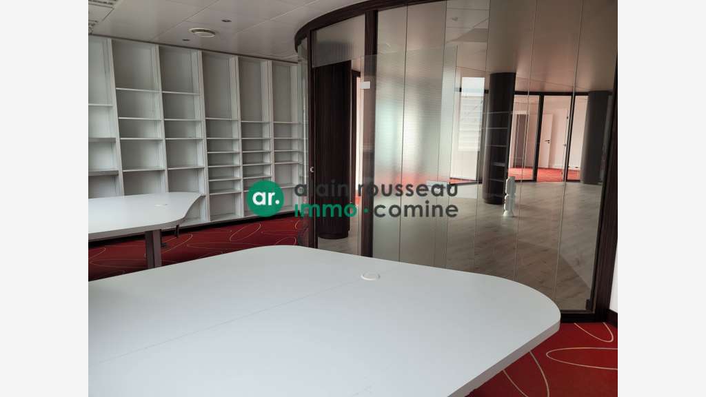 Bureaux de 250m² à louer à Orvault route de Vannes