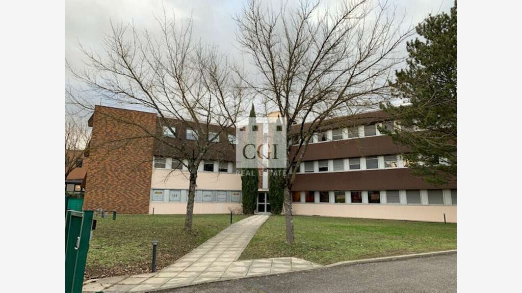 A louer bureaux de 255m² à Bron Saint Exupéry
