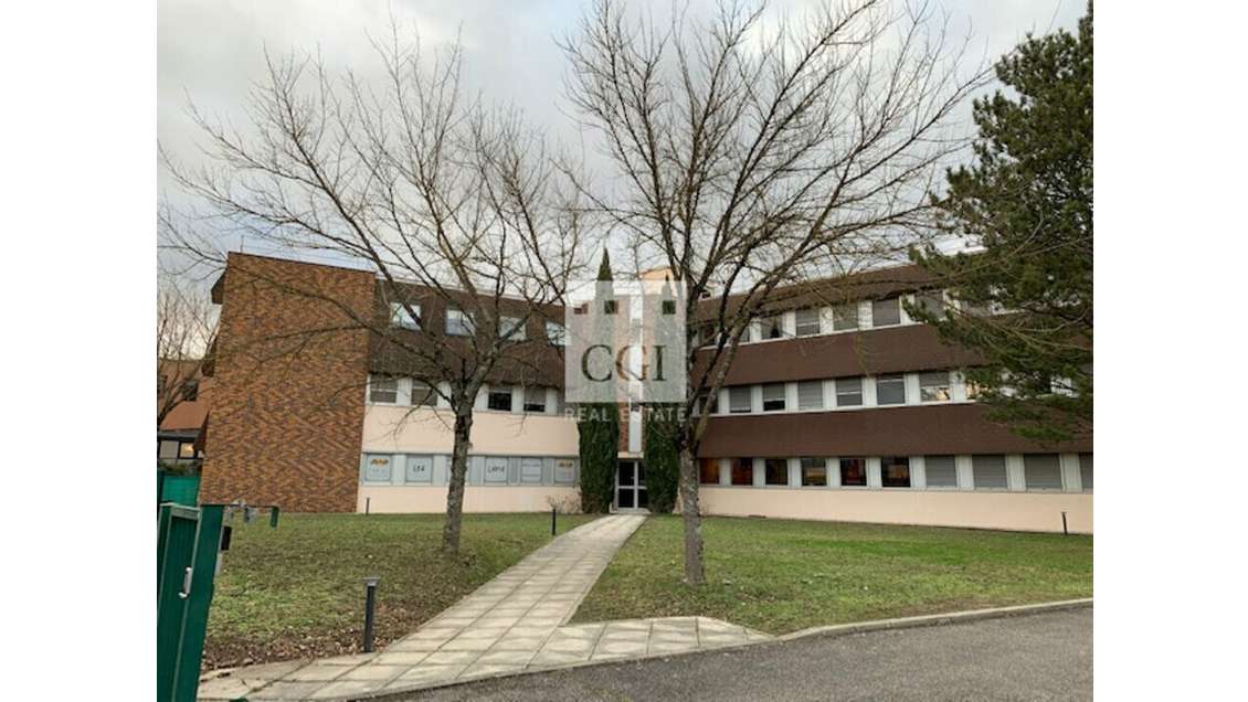 A louer bureaux de 255m² à Bron Saint Exupéry