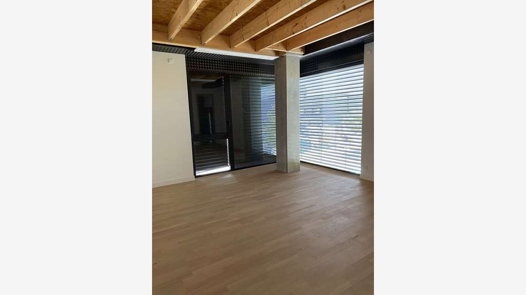 A louer bureaux 272m² à Beaumont ZA Clairac
