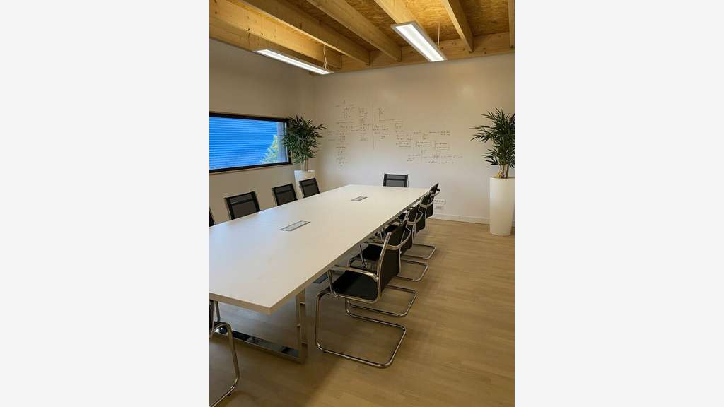 A louer bureaux 272m² à Beaumont ZA Clairac