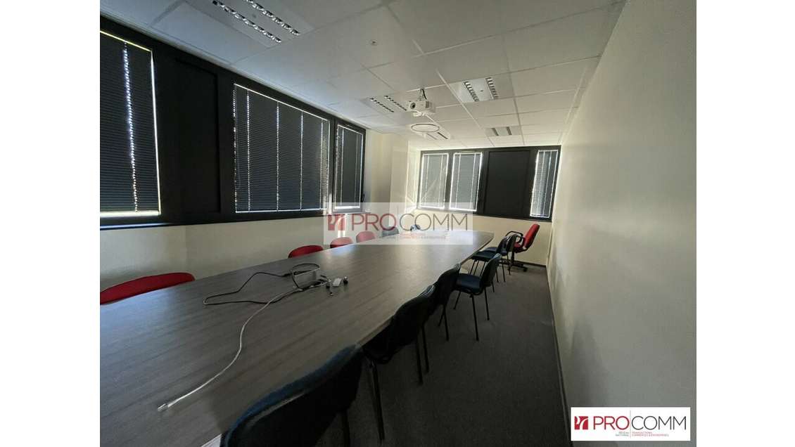 A louer bureaux 103m² RDC agglo Chartres