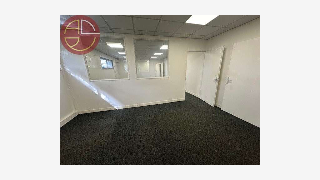 A louer bureaux 150m² R+1 proche métro à Balma